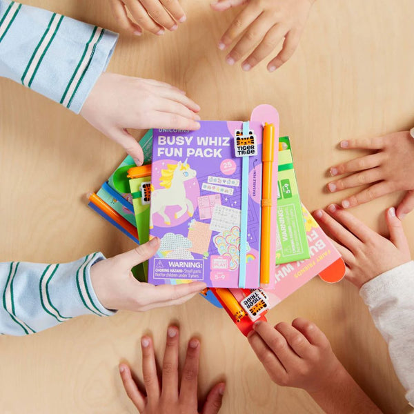 Ein Buch voller Rätsel, Labyrinthe und Spiele – Einhörner