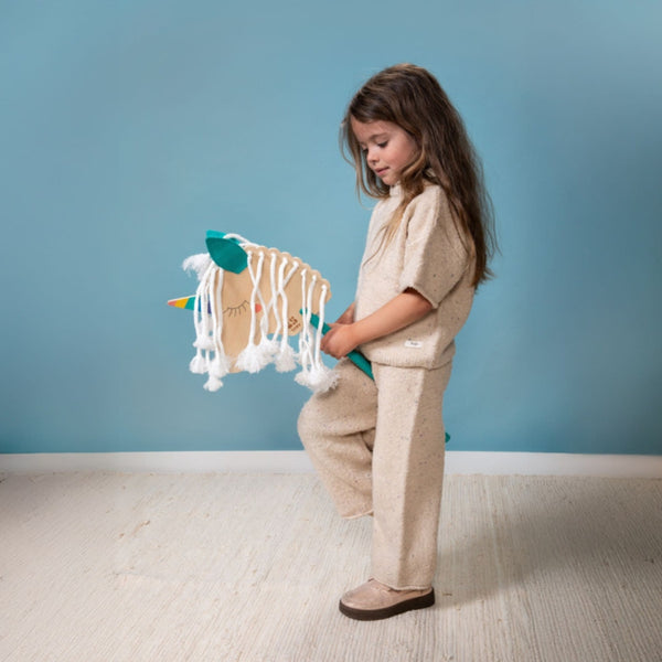 Hobby Horse Einhorn auf einem Stock
