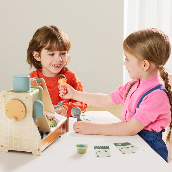 Große Eisdiele aus Holz