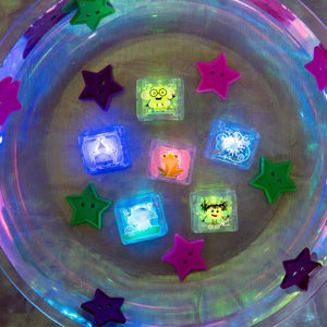 Sensorische Würfel, die im Wasser leuchten  – Feen, 6 Stück