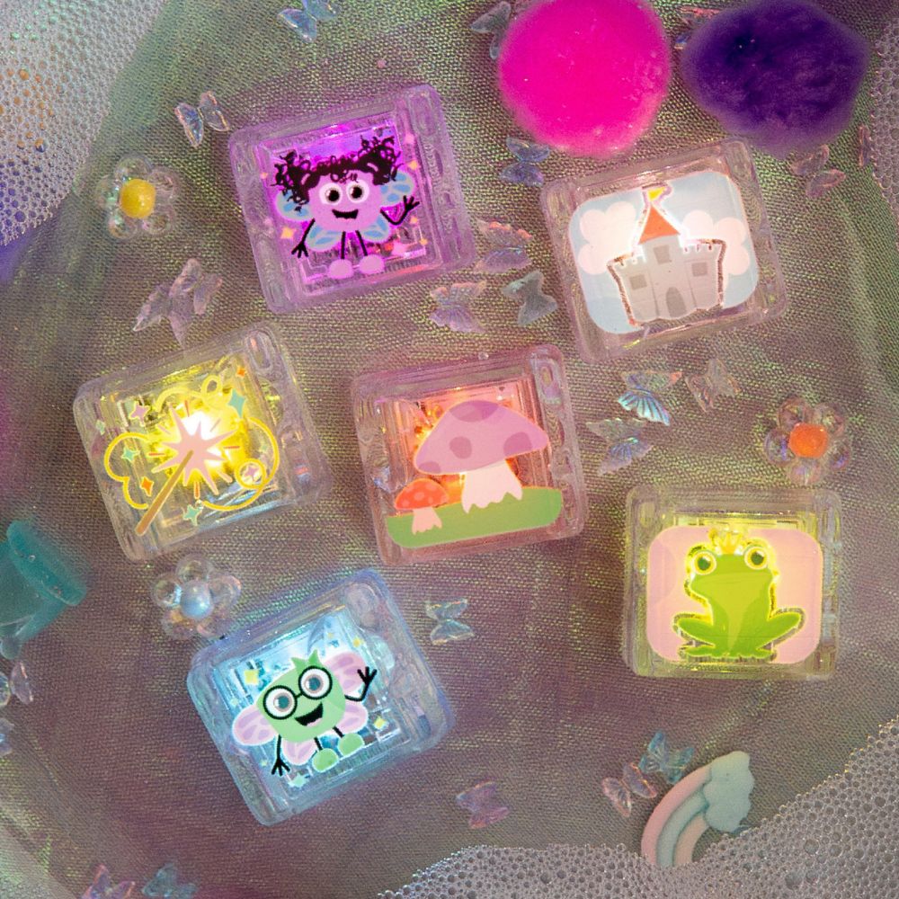 Sensorische Würfel, die im Wasser leuchten  – Feen, 6 Stück