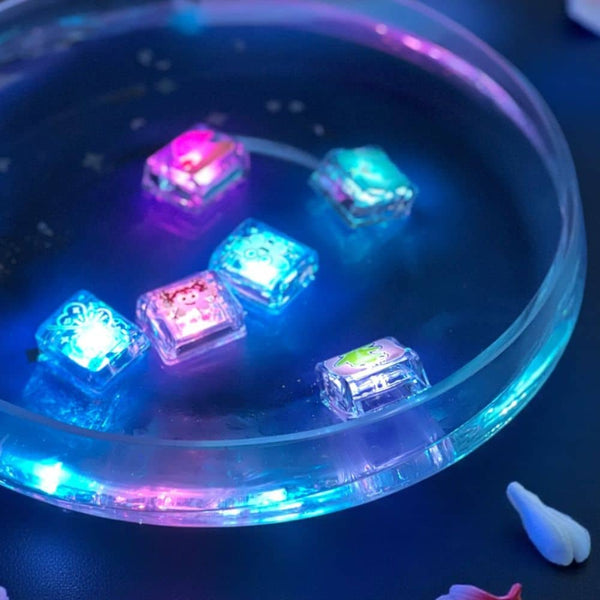 Sensorische Würfel, die im Wasser leuchten  – Feen, 6 Stück