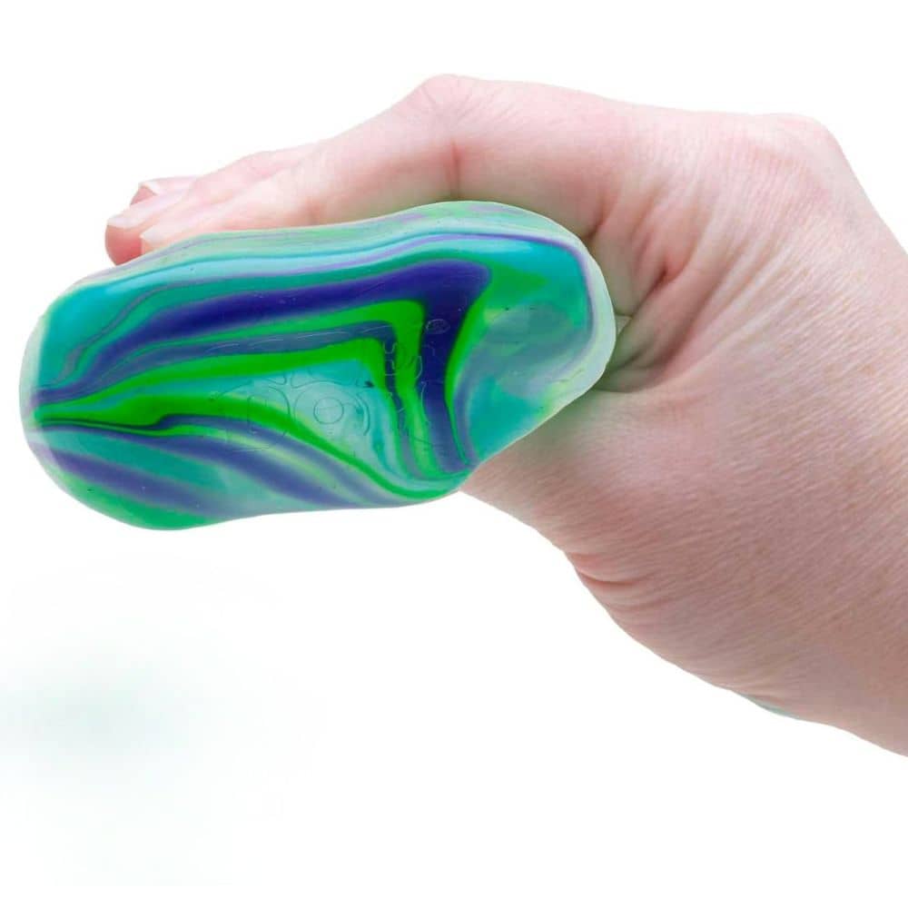 Sensorischer Stressball – Nice Cube Swirl Needoh in buntem Design für entspannende Handübungen