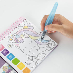 Aquarellmalbuch mit Wasserpinsel