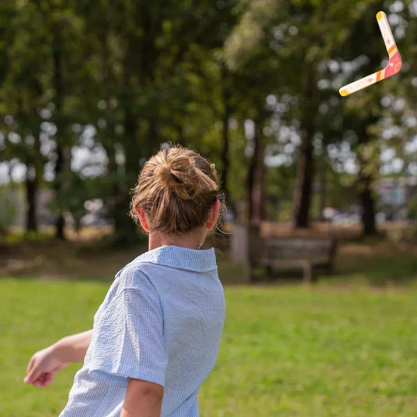 Ein Bumerang aus Holz