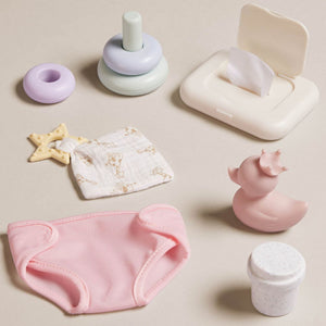 Set zum Wickeln einer Babypuppe mit zusätzlichem Zubehör