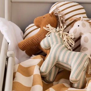 Kuscheltiere Pferd der Kollektion AIDEN von Kid's Concept im Kinderzimmer