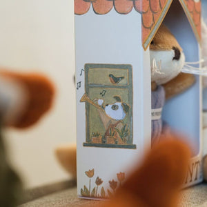 Seitenansicht des Geschenkkartons mit Mini Zelie