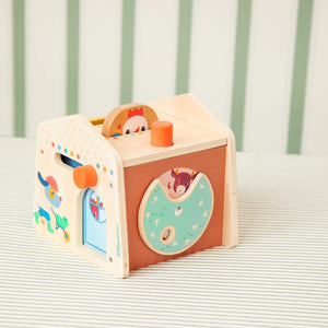 Klang-Activity-Haus Bauernhof von Lilliputiens im Kinderzimmer
