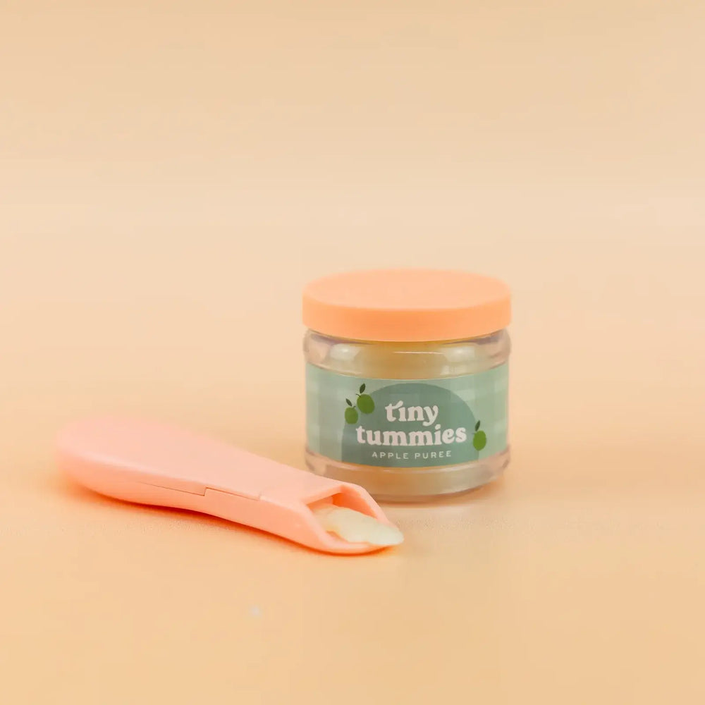Tiny Harlow magisches Glas für Puppen füttern mit Apfelmus und praktischer Löffelhilfe