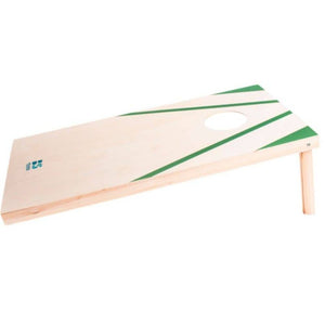 BS Toys Wurfspiel aus Holz kaufen mit einem grünen Design und Schrägplattform für Spiele im Freien