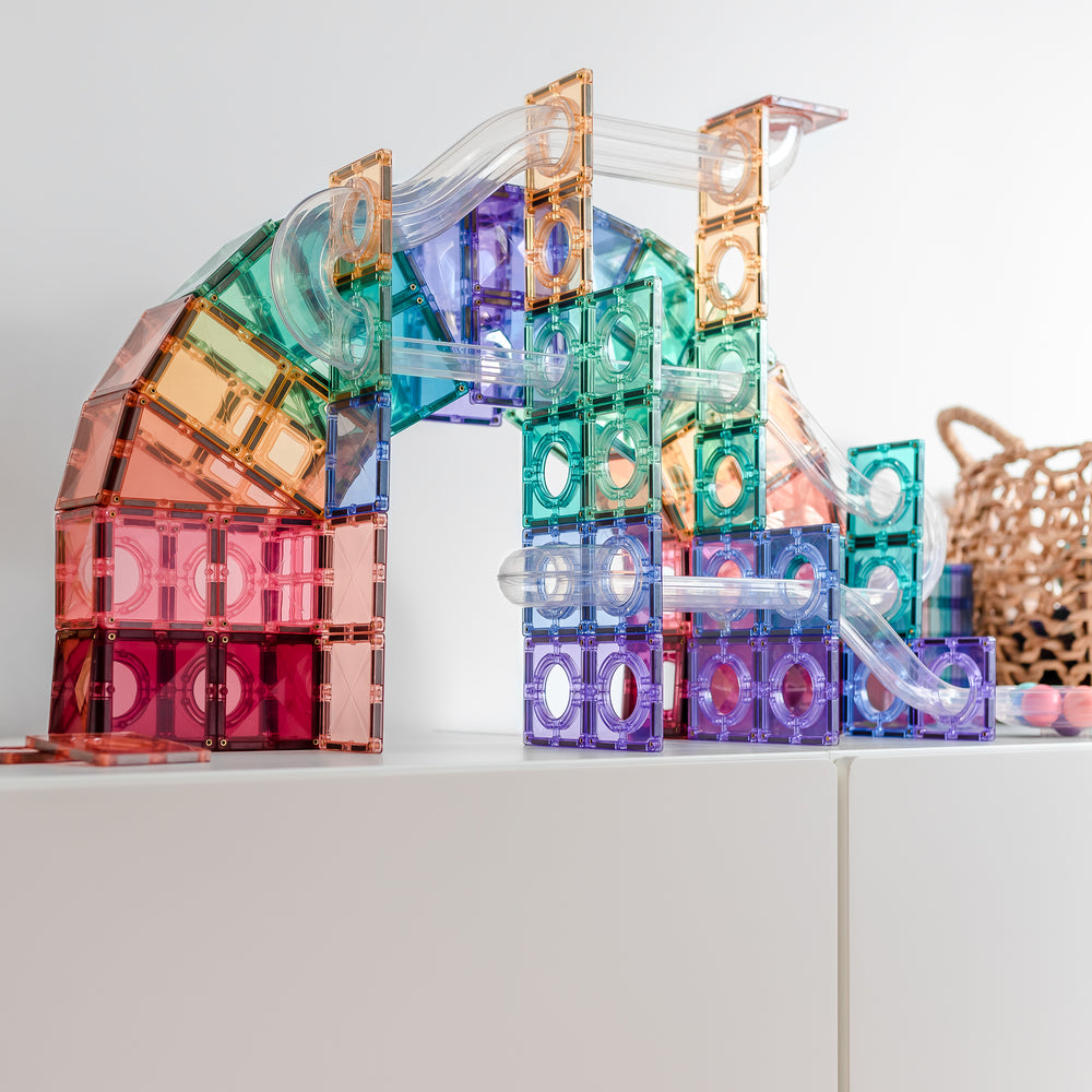 Connetix Kulodrom aus Transparenten Bausteinen in bunten Farben für kreatives Spielen