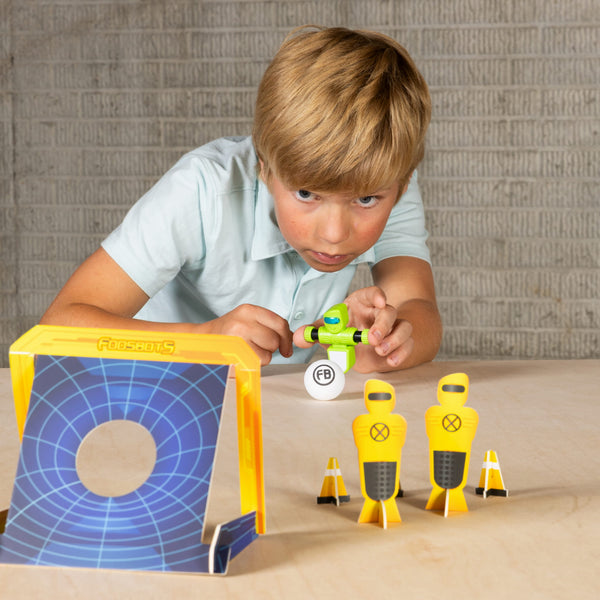 Fat Brain Toys Gra Spielset mit gelben Figuren und Zielscheibe für kreatives Spielen und Lernen