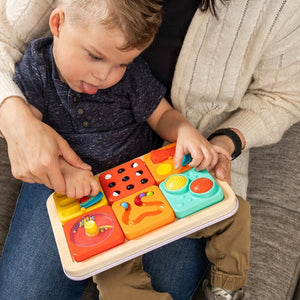 Fat Brain Toys interaktive Tablica mit verschiedenen taktilen Elementen für Kleinkinder zum Spielen und Lernen