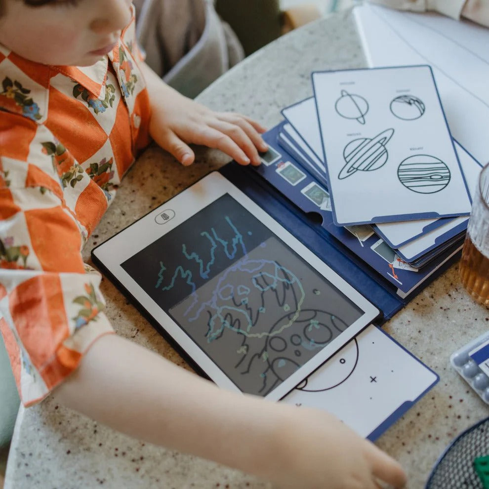 Grafiktablett Kidydraw Mini Galaxie mit interaktiven Zeichnungen und bunten Stiften für kreative Kinder
