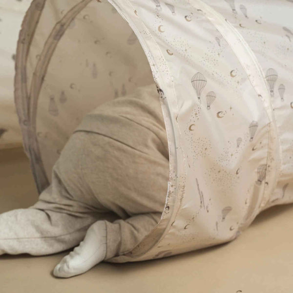 Kinderspieltunnel kaufen von That's Mine in beigem Design, ideal für kreatives Spielen und Verstecken