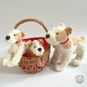 Kuschelhund Eliot klein von Egmont Toys, weich und niedlich, ideal als Spielzeug für Kinder