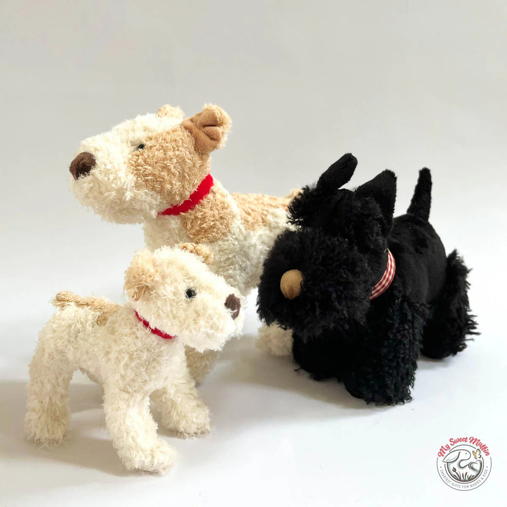 Kuschelhund Eliot klein von Egmont Toys, weicher Stoffhund mit niedlichem Design und Details