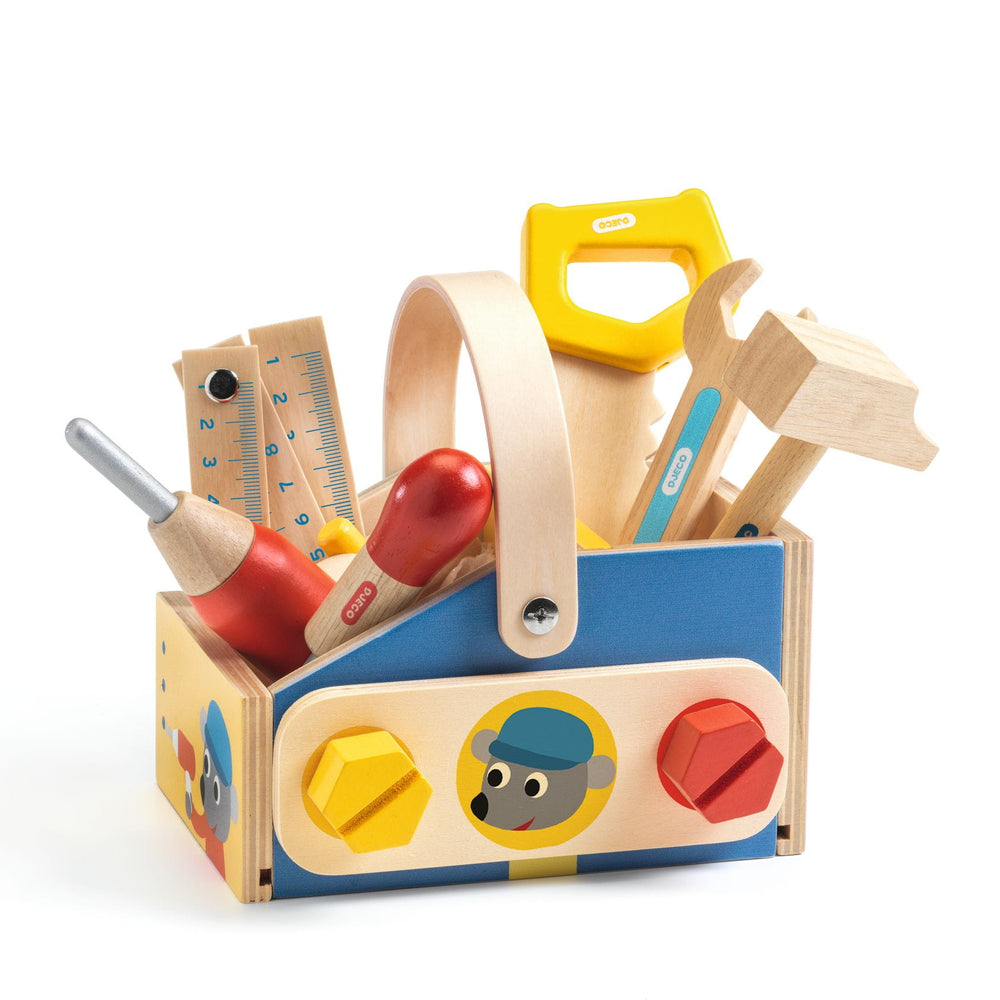 Holzkiste mit Werkzeugen