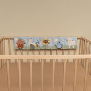Sensorischer Anhänger für das Kinderbett – Little Farm - Tublu.de