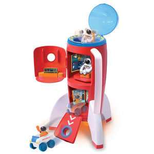 Große Weltraumrakete mit Astronauten