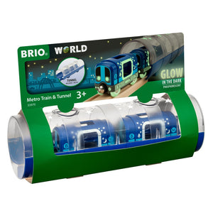 Leuchtende U-Bahn im Dunkeln mit Tunnel