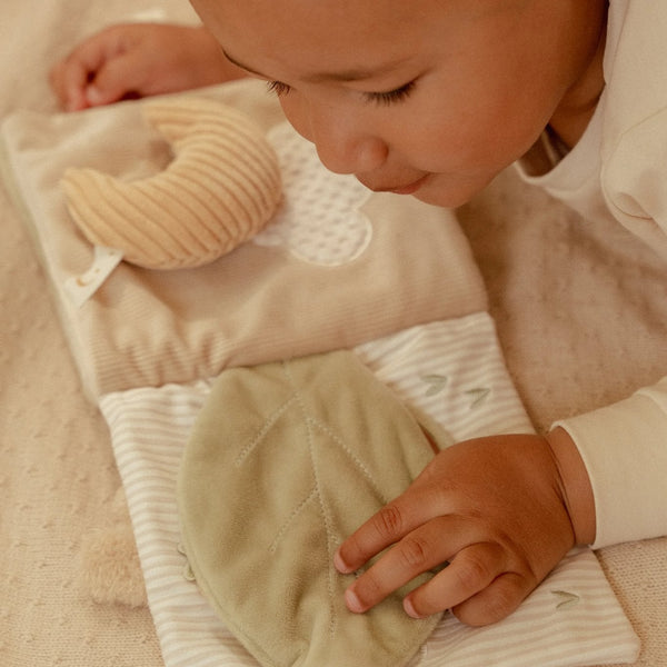 Großes Aktivitätsbuch für Babys – Newborn Naturals