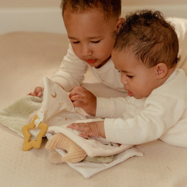 Großes Aktivitätsbuch für Babys – Newborn Naturals